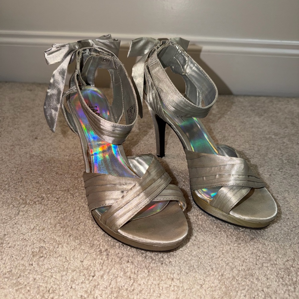 Size 9 Silver Heels